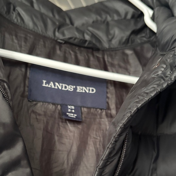 Lands' End Women's Black Lightweight Quilted Puffer Coat - Picture 2 of 3